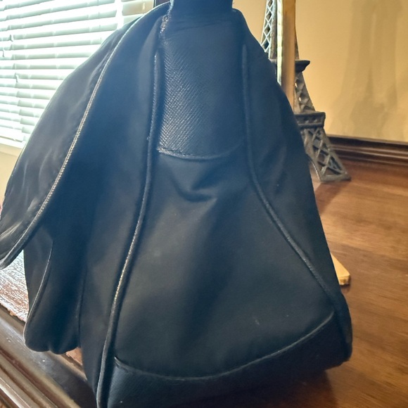 ❤️💗PRADA Black Tesduto snd Saffiano Leather Shoulder Bag💗❤️ - Picture 17 of 17